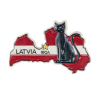 Latvijas formas magnēts ar melno kaķi